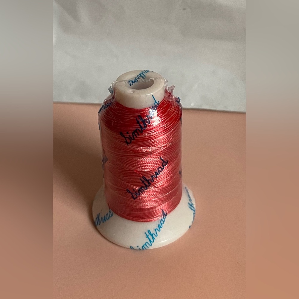 Simthread S111 Red Variegated Embroidery Thread 550Y 
100% Polyester